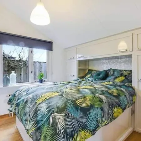 Villa 2 Huizen Naast Elkaar Honden Welkom Omheinde Tuin Sauna Buitenbad 10 Personen Dirkshorn