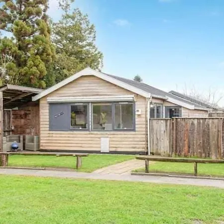 ヴィラ 2 Huizen Naast Elkaar Honden Welkom Omheinde Tuin Sauna Buitenbad 10 Personen *